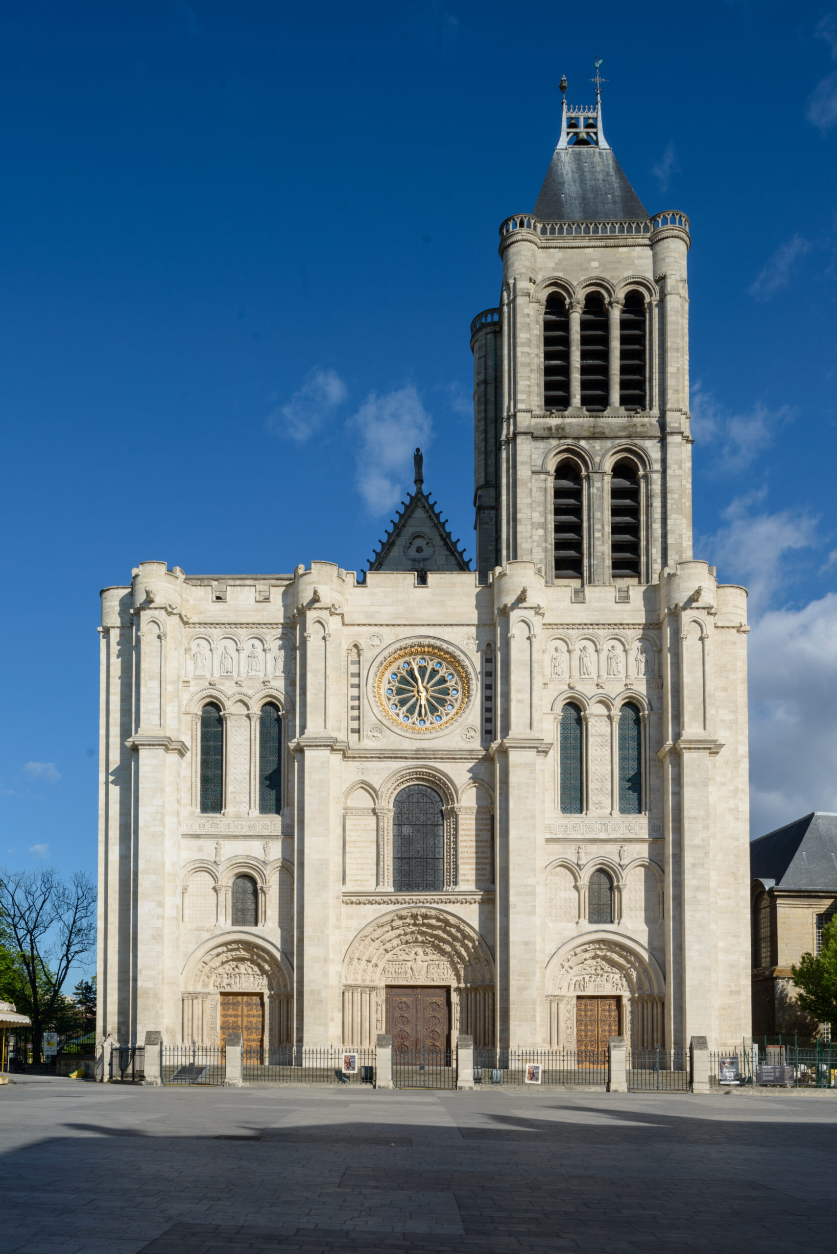 service-05 Basilique De Saint Denis Facade Occidentale 021 1 Scaled